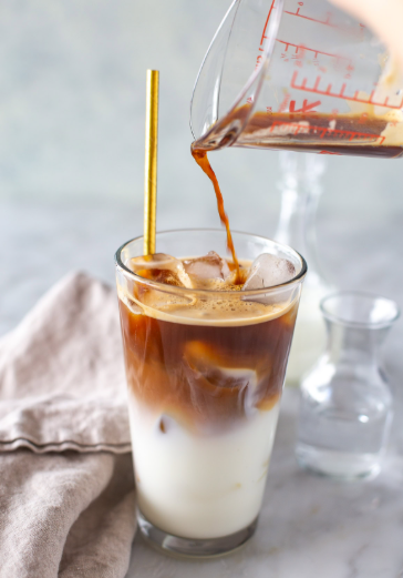  ICED CAFÉ LATTE